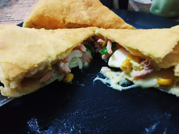 Foto 2 Mineirinha Pizza Frita Foto 2 Mineirinha Pizza Frita