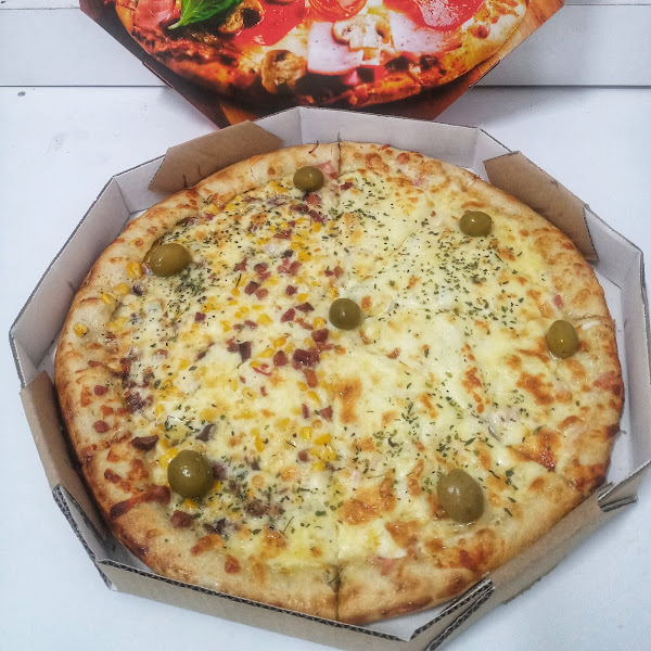 FRIDAY PIZZAS & ESFIHA
