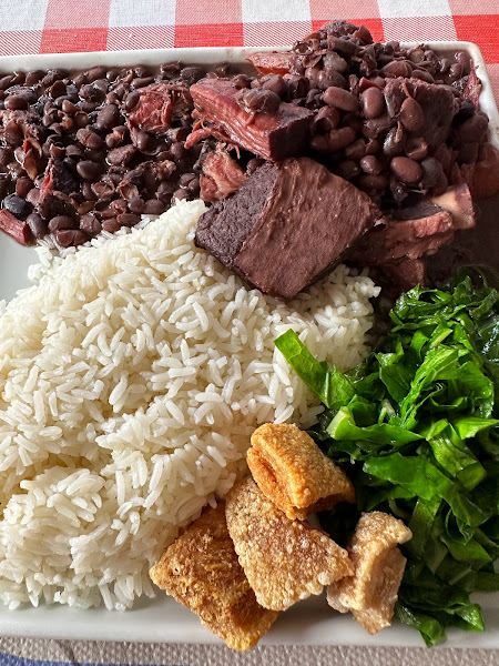 Mega Pizzaria e Rotisserie Ltda Me