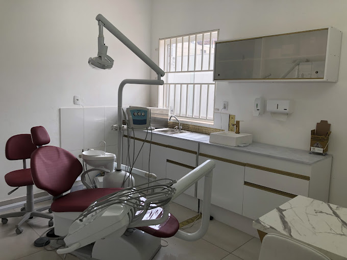 Foto 1 Dra. Adrya Krauss | Dentista | Botox | Lentes em Resina | Em Passos