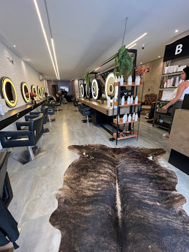 Foto 1 Salão de Beleza Pato Hair Concept - Especialista em Mechas Cortes e Reconstrução Capilar