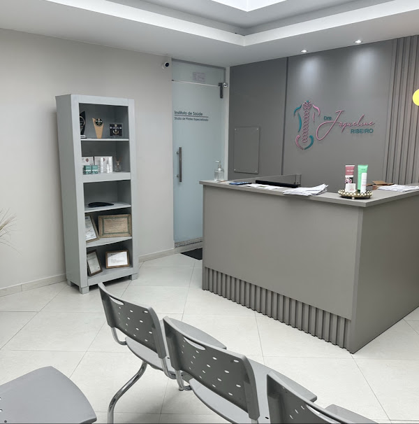 Dra. Jaqueline Ribeiro