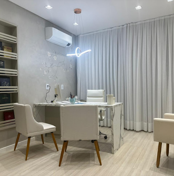 Foto 1 Dra. Adriana Carvalho - Psiquiatra