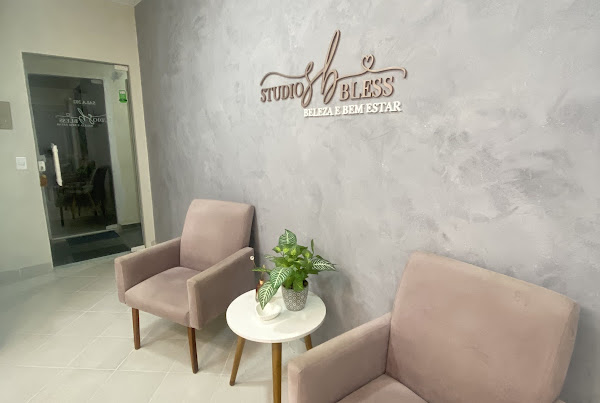 Dra Cassiane Carvalho -Fisioterapeuta Pós Graduada em Saúde da Mulher.