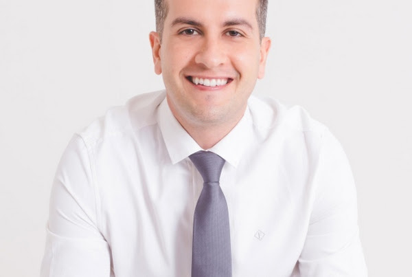 Dr. Douglas Fernandes de Souza, Cardiologista Dr. Douglas Fernandes de Souza, Cardiologista