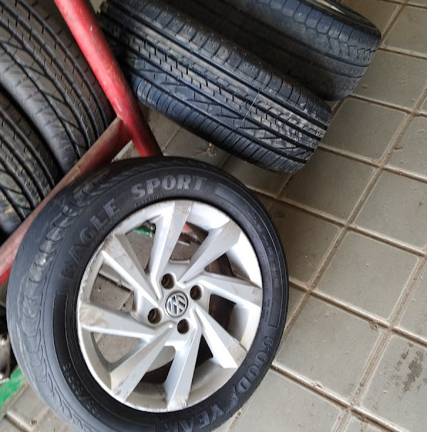 Foto 3 Max pneus Foto 3 Max pneus