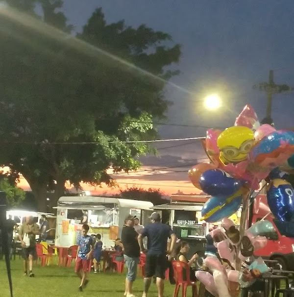 Foto 1 Praça (Feira da Lua)