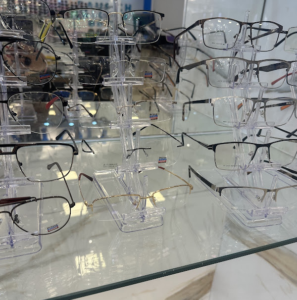 Foto 2 ÓTICAS BAHIA PEDREGAL