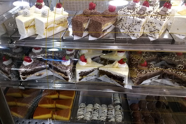 Foto 2 Forno Quente Pães e Conveniências