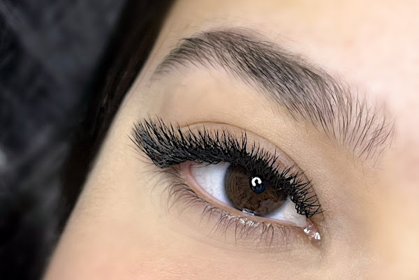 Foto 2 CÍLIOS THAÍS FERRARI