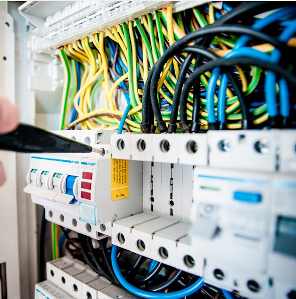 Foto 2 Eletricista em Balneário Camboriú 24 horas Foto 2 Eletricista em Balneário Camboriú 24 horas