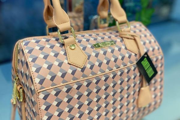 Foto 1 Madame Lollie