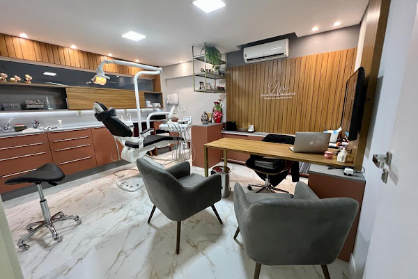 Foto 2 Dra Andreia Medeiros - Invisalign Doctor