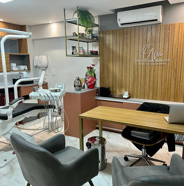 Foto 3 Dra Andreia Medeiros - Invisalign Doctor