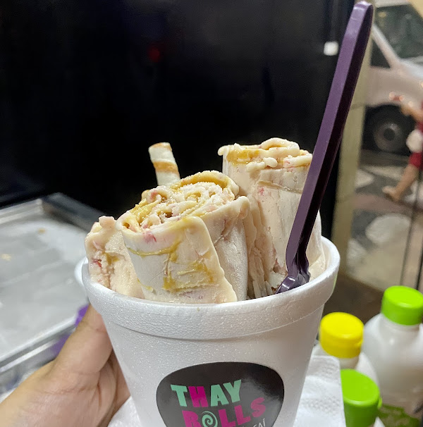 Foto 3 Thay Rolls SORVETES E AÇAÍ