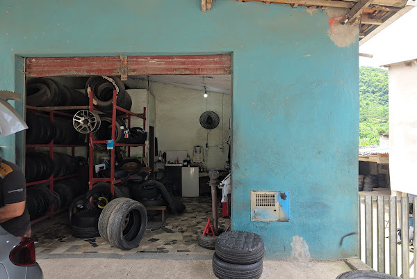 Foto 1 Borrachinha Pneus