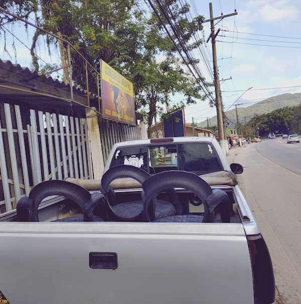 Foto 2 Borrachinha Pneus