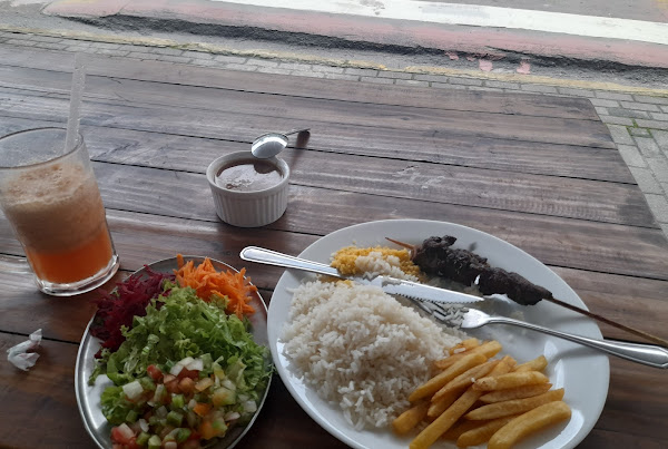 Parada do espeto 2 espetinho caldinho e lanche