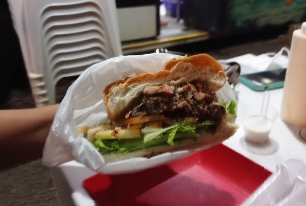 VILA CAIÇARA HAMBURGUERIA E Pizzaria