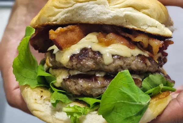 Foto 1 Mordidela Ubatuba - Burger & Grill