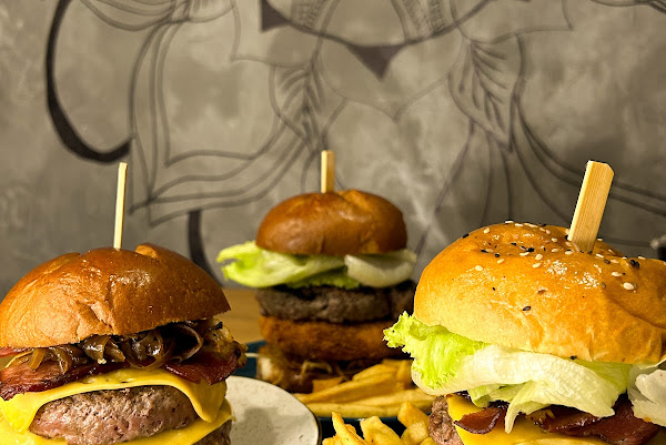 Foto 1 Deck12 Hamburgueria