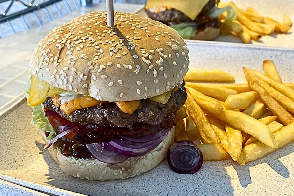 Foto 3 Restaurante e Pizzaria Zezinho - Ubatuba SP