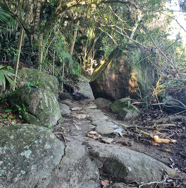 Foto 2 Trilha para as Praias de Fora e Godói