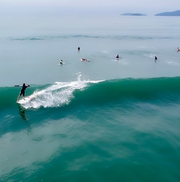 Foto 2 Escola de Surf em Ubatuba - Noah Surf School Foto 2 Escola de Surf em Ubatuba - Noah Surf School