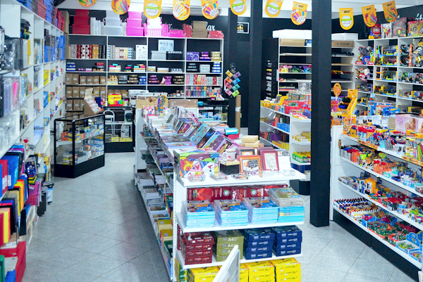 Foto 2 Papelaria Nobre | Material Escolar | Presentes | Brinquedos | Xerox | Sulfite A4 | Mochila | Estojo | Lápis de cor | Jogos