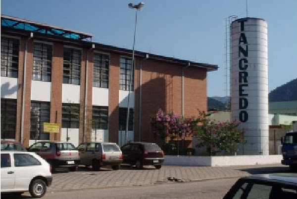 Escola Municipal Presidente Tancredo de Almeida Neves