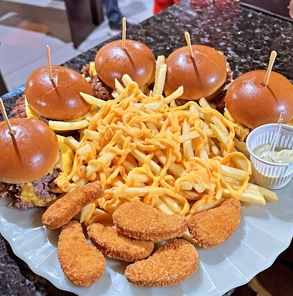 Foto 3 UBA BOM BURGER