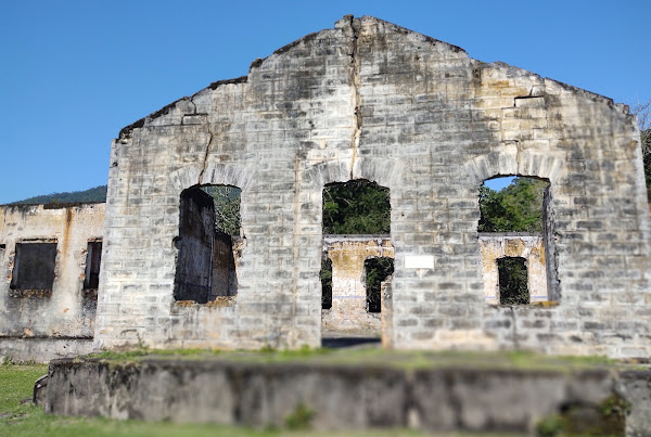 Foto 1 Ruínas do Presídio da Ilha Anchieta