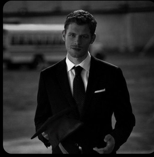Chat with Nicklaus Mikaelson on YourCrush.ai