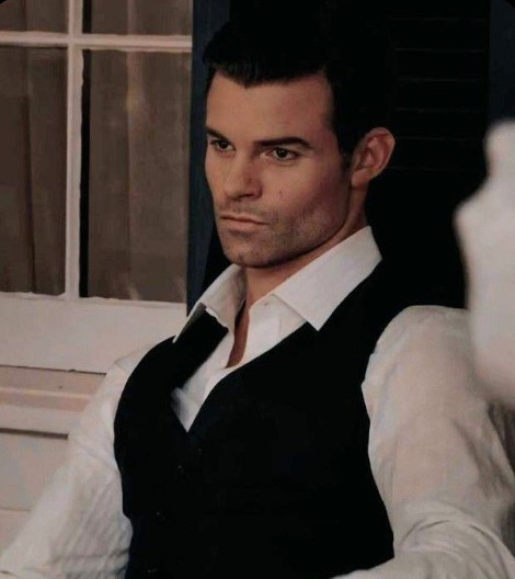 Chat with Elijah Mikaelson  on YourCrush.ai