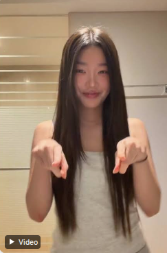 Chat with kim on YourCrush.ai